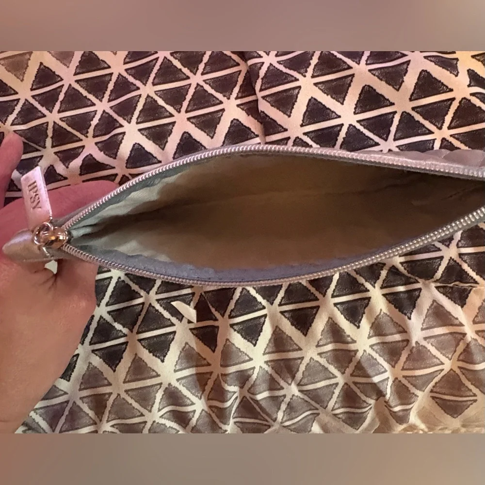 NWOT Ipsy Glam Bag highlighter makeup bundle